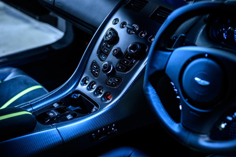 Интерьер Aston Martin Rapide AMR 2019 года  (JP) (фото 2 из 16)